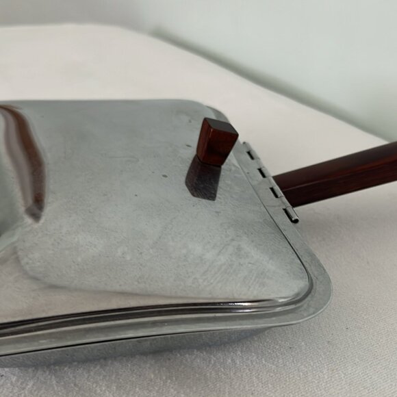 Mid Century Irvinware Chromium Silent Table Butler Lion Crown Pattern Crumbcatch - Picture 1 of 7